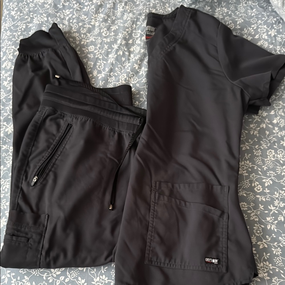 Grey’s Dark Gray/Black Scrub Set